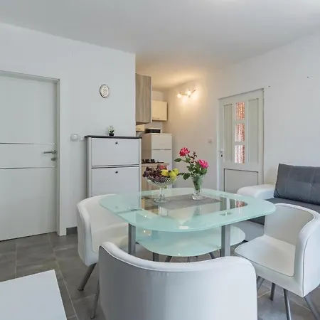 Feriehus One-bedroom In Peroj